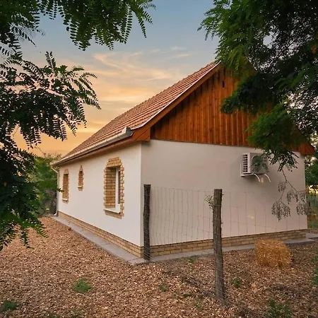 Varazslakos Birtok Villa Tazlar