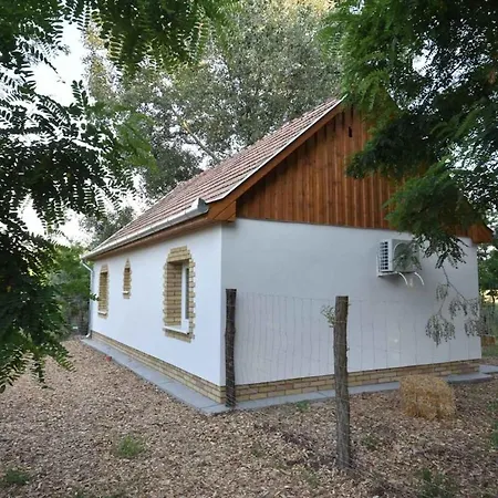 Varazslakos Birtok Willa Tazlar