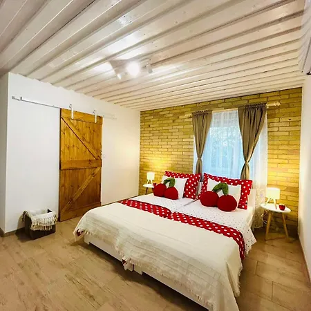 Villa Varazslakos Birtok Tazlar