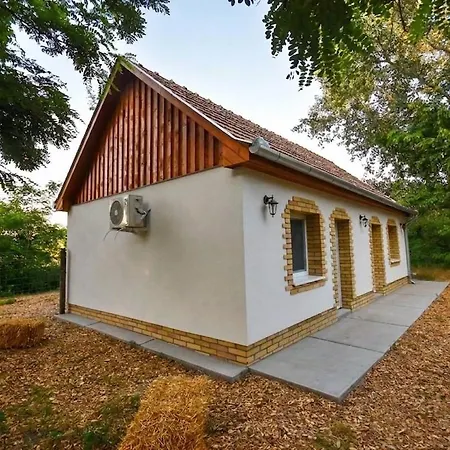 Villa Varazslakos Birtok *